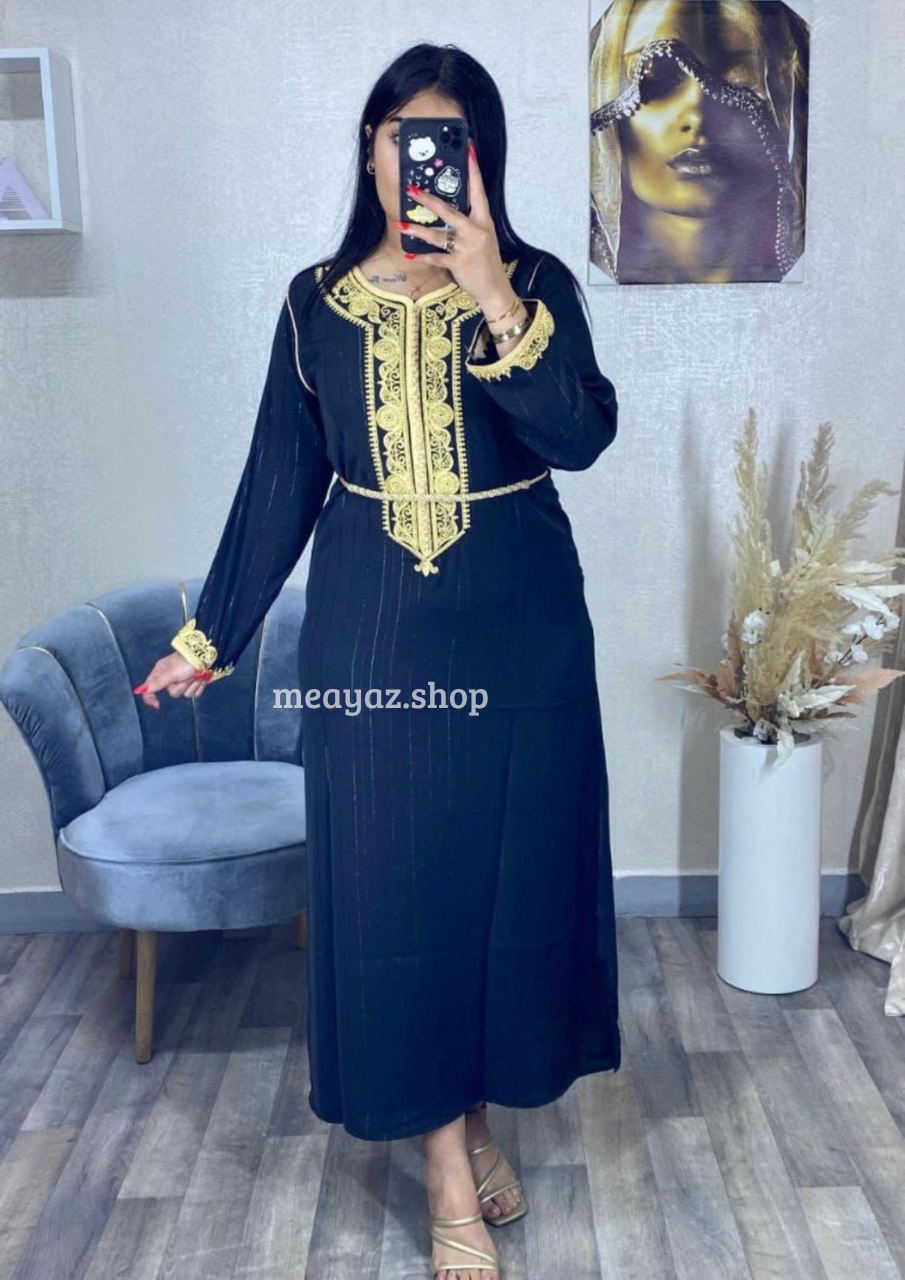 Femme portant jawhara dorée